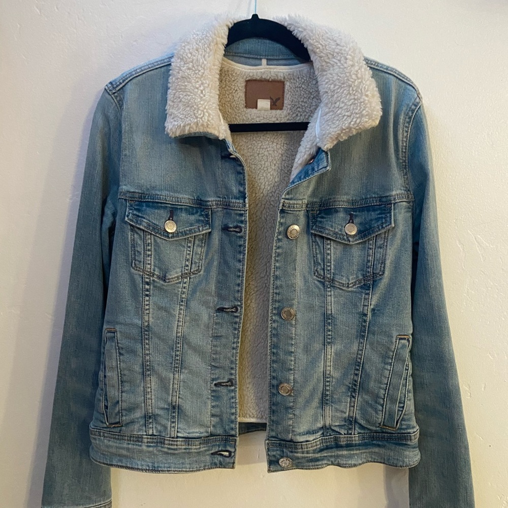 Abercrombie and Fitch Jean jacket w/ vegan fur